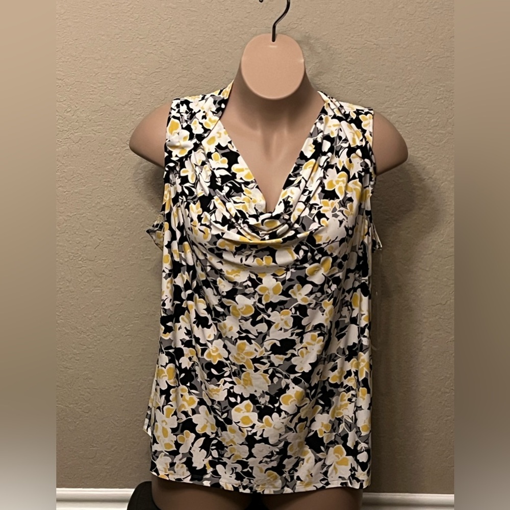Ladies sleeveless top